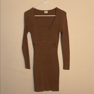 Saber Ribbed Scoop-Neck Bodycon Dress in Brown